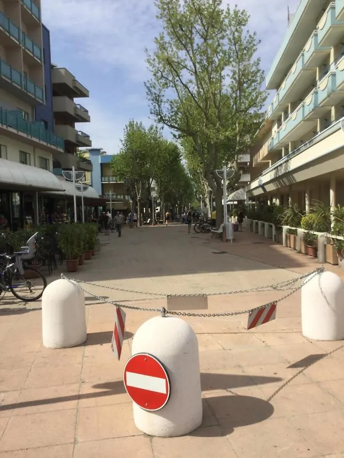 Appartamento Viale Pedonale A Due Passi Dal Mare 贝拉里亚-伊贾马里纳